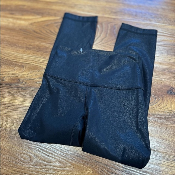 NWOT LULULEMON ALIGN High-Rise Crop 21โ, Black Shine
(Size 2) - Picture 5 of 5